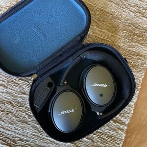 Bose Quiet Comfort 25 Noise Canceling Headphones